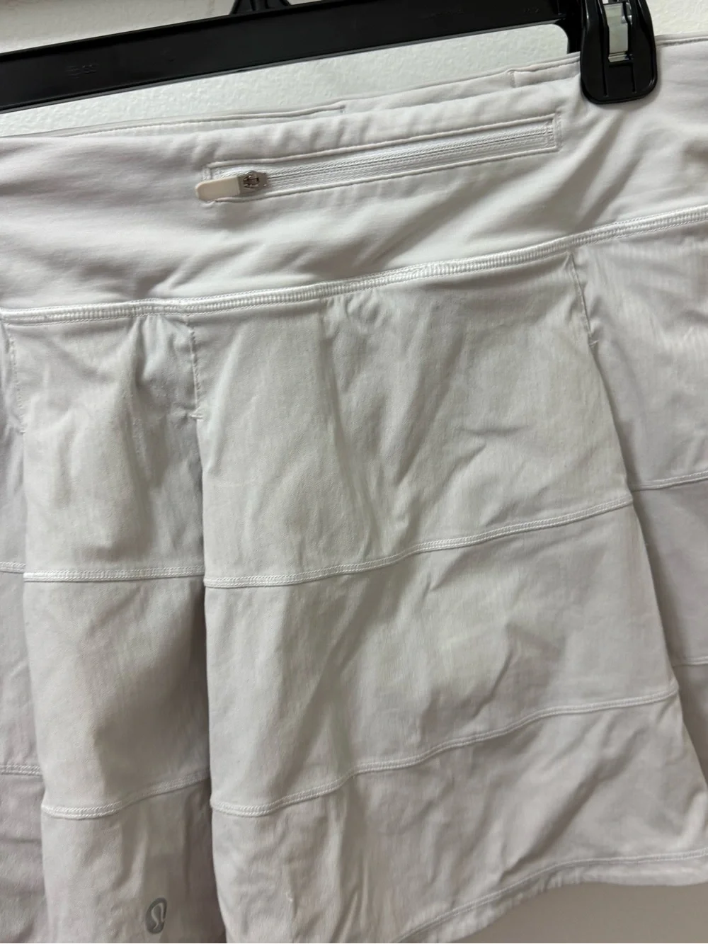 Lululemon White Pace Rival size 10 Skirt
